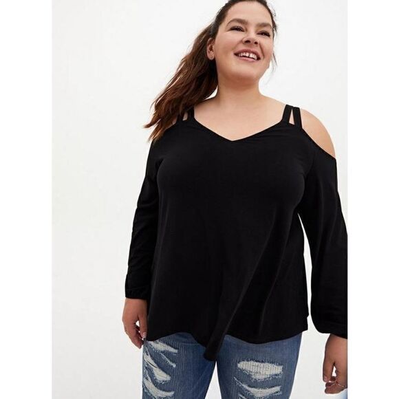 Torrid Knit Crepe V-Neck Cold Cutout Cold Shoulder Top (Size 3) - Picture 1 of 5